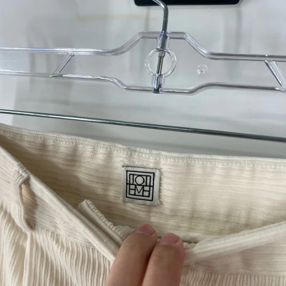 Toteme Pleated Silk and Organic Cotton-Blend Corduroy Wide-Leg Pants in Ecru - Picture 5 of 11